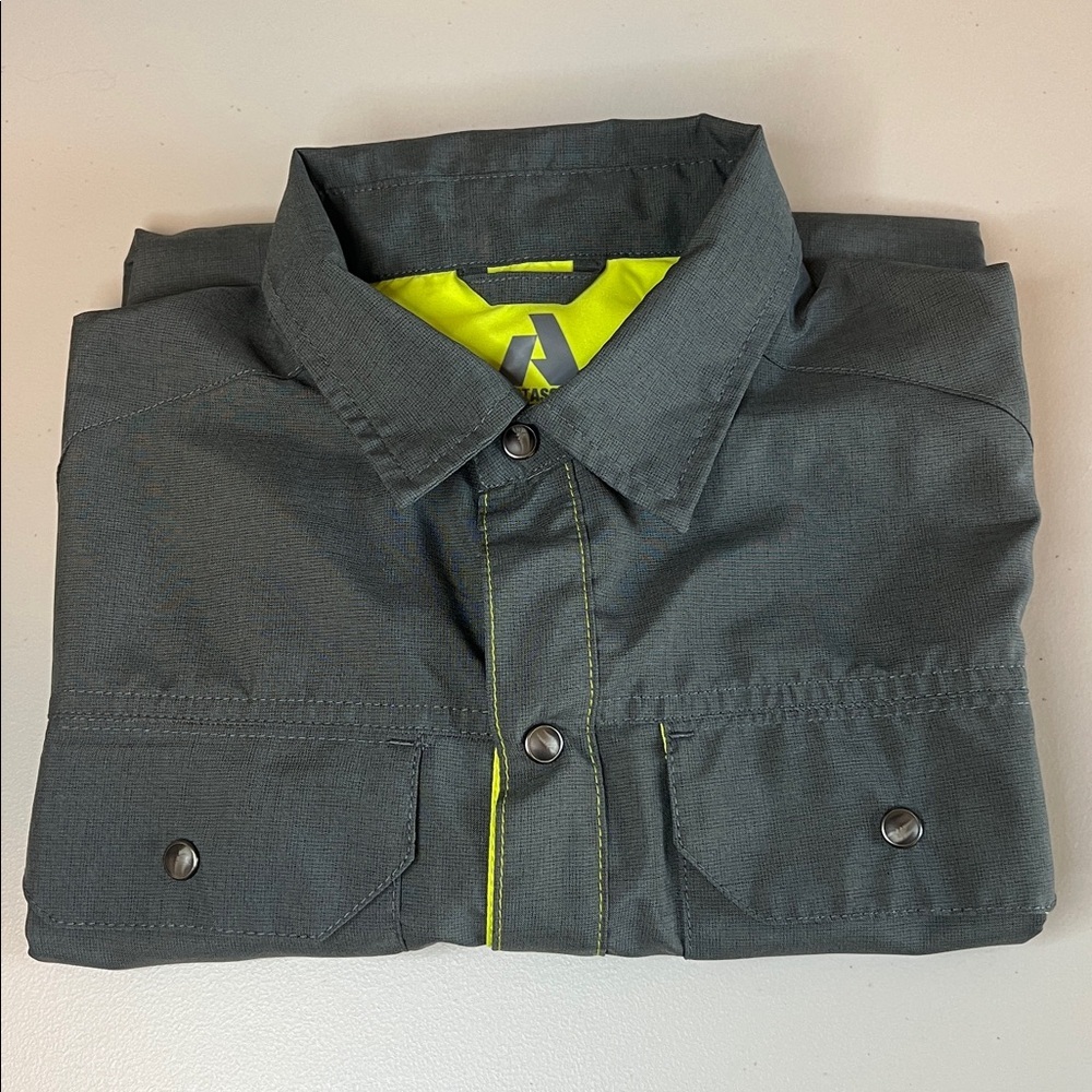 Eddie Bauer First Ascent Button Down Shirt Gray Size Small